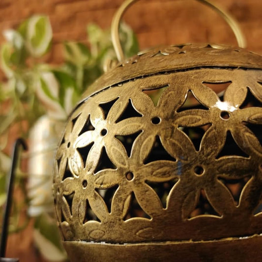 Metal Tealight Candle Holder
